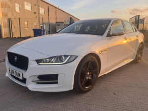 2019 Jaguar Xe 2.0 I Gpf R-Sport in White — image 4