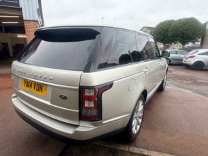2014 Land Rover Range Rover 3.0 Td V6 Vogue in Gold — image 5