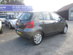 2008 Toyota Yaris 1.3 Vvt-I Tr in Grey — image 6