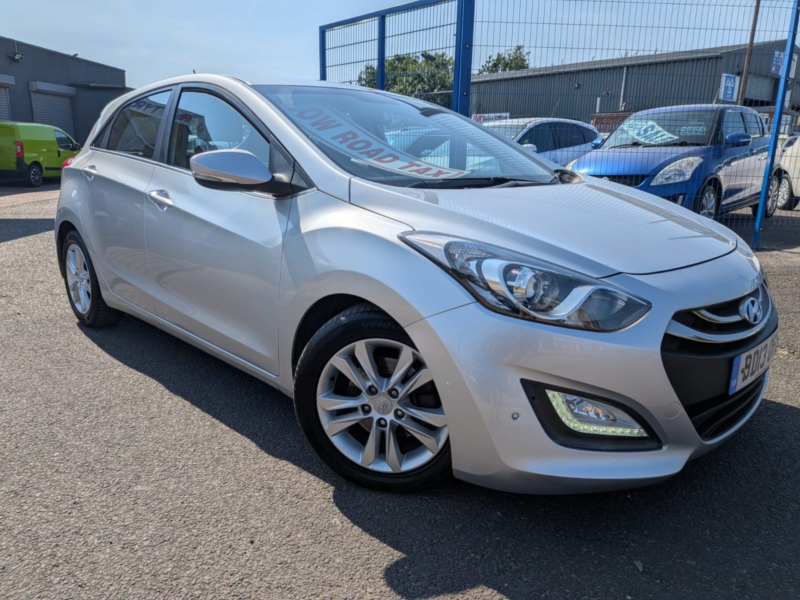 2013 Hyundai I30 1.6 Crdi Blue Drive Style Nav in Silver — image 1