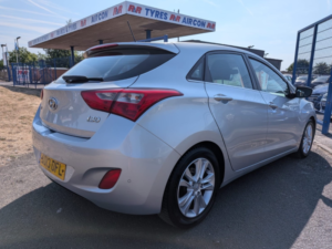 2013 Hyundai I30 1.6 Crdi Blue Drive Style Nav in Silver — image 4