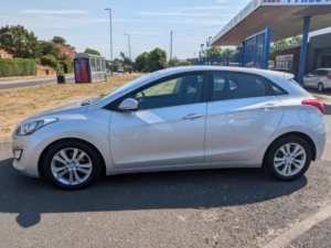 2013 Hyundai I30 1.6 Crdi Blue Drive Style Nav in Silver — image 5