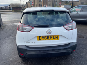 2018 Vauxhall Crossland X 1.2 Se SUV 5dr Petrol Manual Euro 6 (83 Ps) in White — image 5