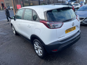 2018 Vauxhall Crossland X 1.2 Se SUV 5dr Petrol Manual Euro 6 (83 Ps) in White — image 6