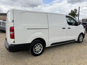 2020 Vauxhall Vivaro 1.5 Turbo D 2900 Dynamic in White — image 3