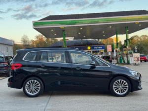 2019 BMW 2 Series Gran Tourer 2.0 220i Gpf Luxury Dct Euro 6 (s/s) 5dr in Black — image 4