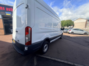 2018 Ford Transit 2.0 350 Ecoblue in White — image 5
