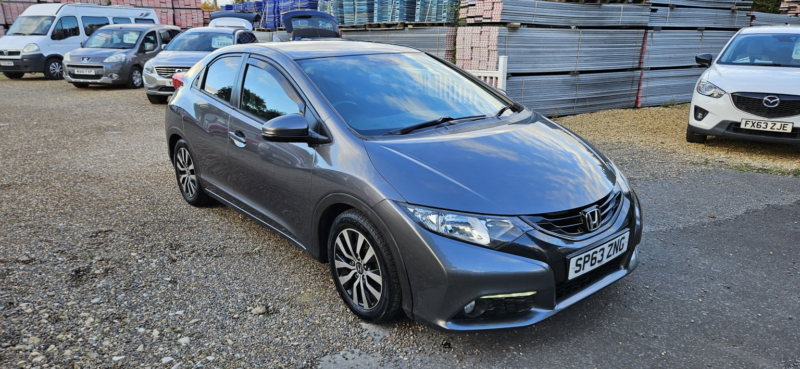 2013 Honda Civic 1.6 I-Dtec Es in Grey — image 1