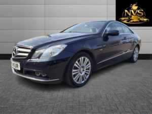 2009 Mercedes-Benz E Class 3.0 E350 Cdi V6 Blueefficiency Se in Blue — image 3