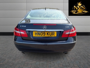 2009 Mercedes-Benz E Class 3.0 E350 Cdi V6 Blueefficiency Se in Blue — image 6