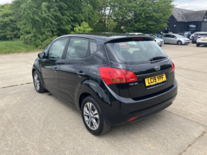 2019 Kia Venga 1.6 2 Automatic in Black — image 4
