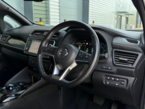 2021 Nissan Leaf 40kwh Tekna Auto 5dr in Grey — image 2