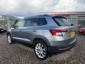 2019 Skoda Karoq 1.6 Tdi Se L in Grey — image 4