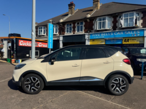 2017 Renault Captur 1.5 Dci Energy Signature Nav Auto Euro 6 (s/s) 5dr in White — image 2