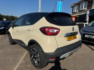 2017 Renault Captur 1.5 Dci Energy Signature Nav Auto Euro 6 (s/s) 5dr in White — image 3