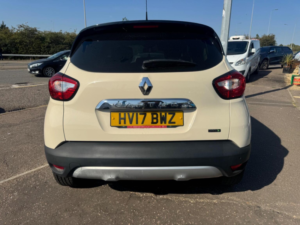 2017 Renault Captur 1.5 Dci Energy Signature Nav Auto Euro 6 (s/s) 5dr in White — image 4