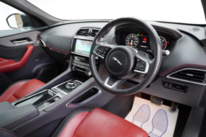 2020 Jaguar F-Pace 2.0 D180 Chequered Flag Auto AWD Euro 6 (s/s) 5dr in Grey — image 3