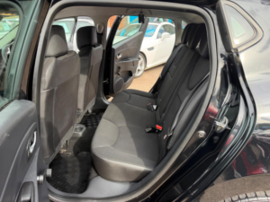 2016 Renault Clio 1.2 16v Dynamique Nav Euro 6 5dr in Black — image 5
