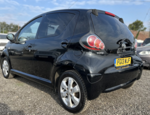 2013 Toyota Aygo 1.0 Vvt-I Fire in Black — image 6