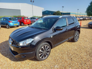 2012 Nissan Qashqai 1.5 Dci N-Tec+ 2WD Euro 5 5dr in Black — image 3
