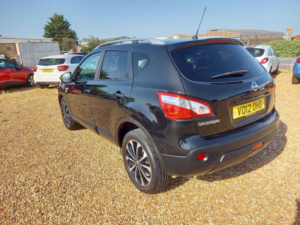 2012 Nissan Qashqai 1.5 Dci N-Tec+ 2WD Euro 5 5dr in Black — image 5