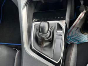 2020 Renault Clio 1.0 Tce S Edition Hatchback 5dr Petrol Manual Euro 6 (s/s) (100 Ps) in Blue — image 3