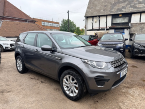 2017 Land Rover Discovery Sport Td4 Se in Grey — image 4