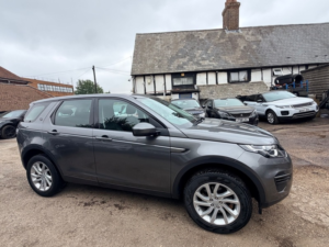 2017 Land Rover Discovery Sport Td4 Se in Grey — image 5