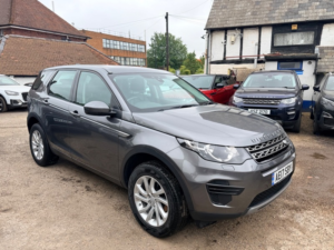2017 Land Rover Discovery Sport Td4 Se in Grey — image 6