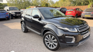2015 Land Rover Range Rover Evoque 2.0 Td4 Se in Black — image 3