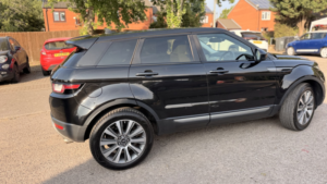 2015 Land Rover Range Rover Evoque 2.0 Td4 Se in Black — image 4