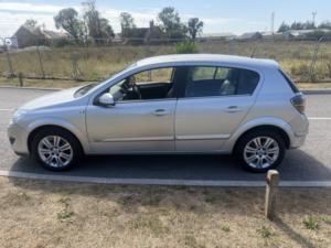 2008 Vauxhall Astra 1.6 I 16v Design in Silver — image 6