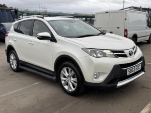 2013 Toyota Rav4 2.2 D-Cat Invincible in White — image 4