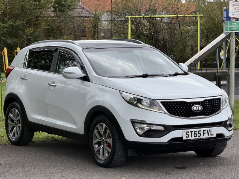 2015 Kia Sportage 1.7 Crdi Ecodynamics 2 in White — image 1