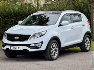 2015 Kia Sportage 1.7 Crdi Ecodynamics 2 in White — image 3