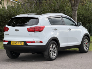 2015 Kia Sportage 1.7 Crdi Ecodynamics 2 in White — image 4