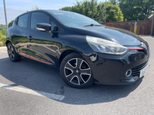 2013 Renault Clio 1.2 16v Dynamique Medianav Euro 5 5dr in Black — image 3