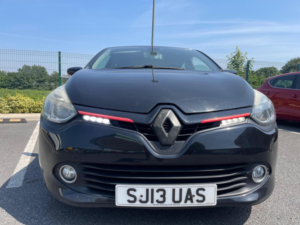 2013 Renault Clio 1.2 16v Dynamique Medianav Euro 5 5dr in Black — image 5