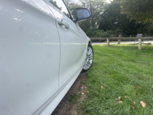 2012 BMW 3 Series 2.0 320d M Sport Touring in White — image 5