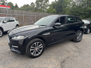 2016 Jaguar F-Pace 2.0 D180 R-Sport SUV 5dr Diesel Auto AWD Euro 6 (s/s) (180 Ps) in Black — image 3