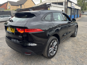 2016 Jaguar F-Pace 2.0 D180 R-Sport SUV 5dr Diesel Auto AWD Euro 6 (s/s) (180 Ps) in Black — image 5