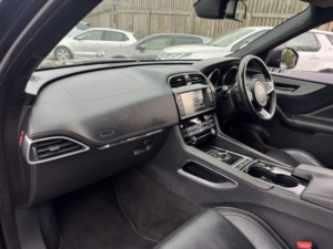 2016 Jaguar F-Pace 2.0 D180 R-Sport SUV 5dr Diesel Auto AWD Euro 6 (s/s) (180 Ps) in Black — image 6
