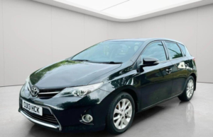 2013 Toyota Auris 1.33 Dual Vvt-I Icon Euro 5 (s/s) 5dr in Black — image 3