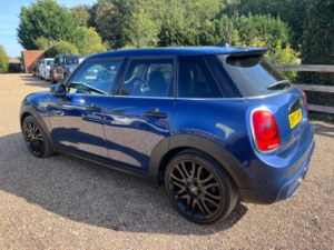 2017 MINI Hatch 2.0 Cooper S Auto Euro 6 (s/s) 5dr in Blue — image 5