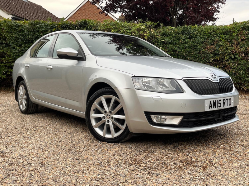 2015 Skoda Octavia 2.0 Tdi Elegance in Silver — image 1