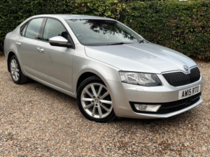 2015 Skoda Octavia 2.0 Tdi Elegance in Silver — image 2