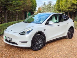2024 Tesla Model Y Auto Rwd 5dr in White — image 2