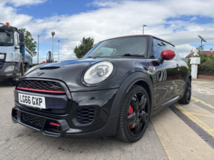 2016 MINI Hatch 2.0 John Cooper Works 3-Door Hatch in Black — image 3