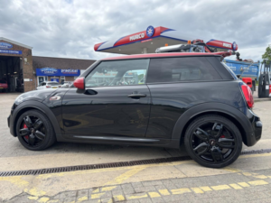 2016 MINI Hatch 2.0 John Cooper Works 3-Door Hatch in Black — image 4