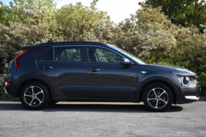 2024 Kia Niro 1.6h Gdi 2 SUV 5dr Petrol Hybrid Dct Euro 6 (s/s) (127 Bhp) in Grey — image 2